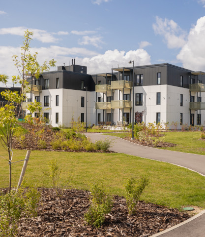 PIESAKIES APSKATEI DZĪVOKLIM SALIENĀ!